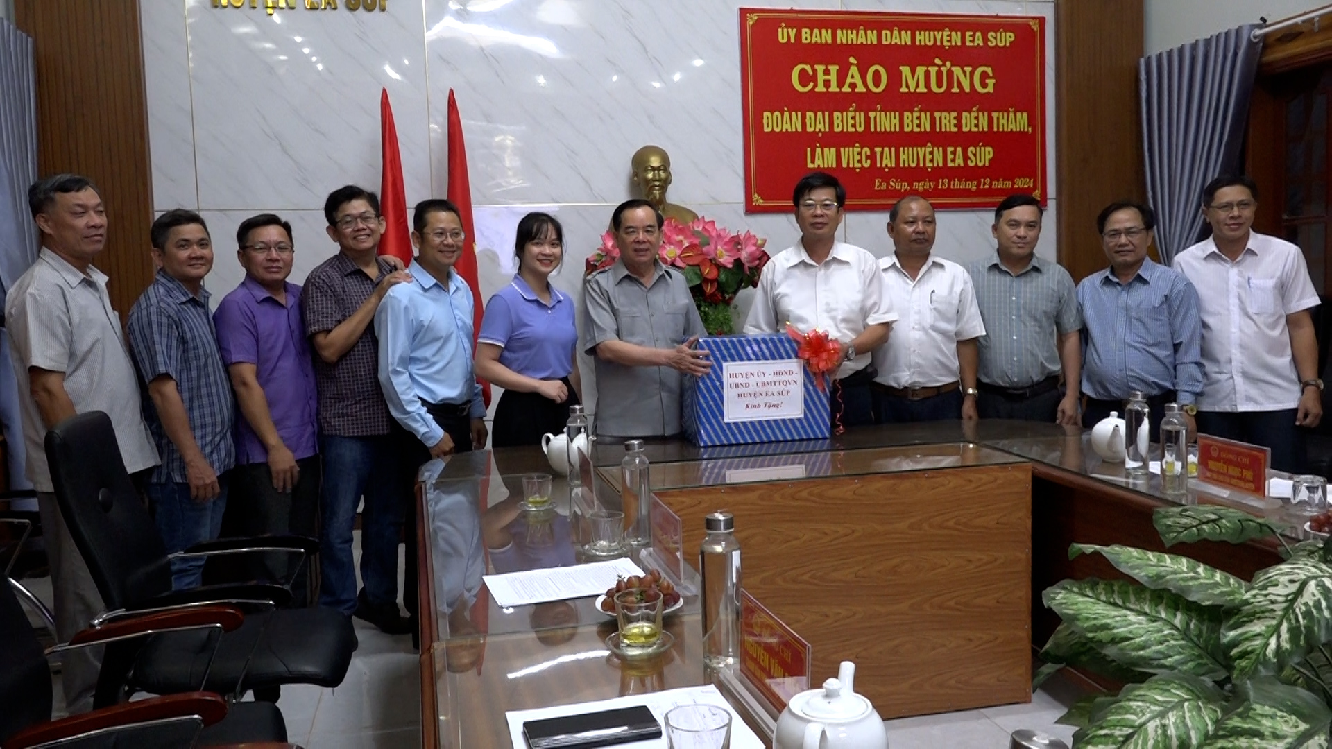 Đoàn công tác UBND tỉnh Bến Tre thăm và làm việc tại huyện Ea Súp